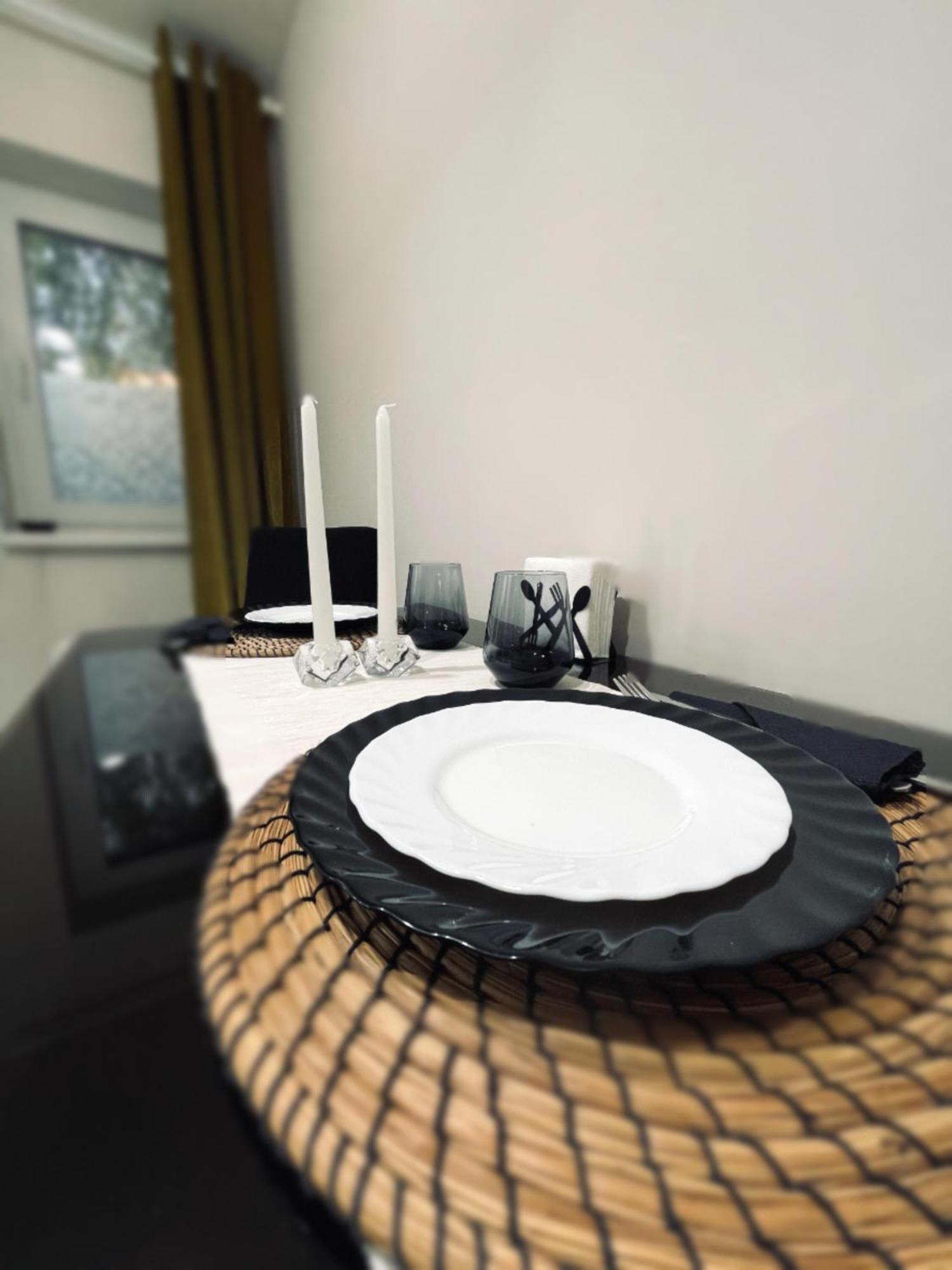 Jsn House - Private Parking & Premium Services Bukarest Exteriör bild
