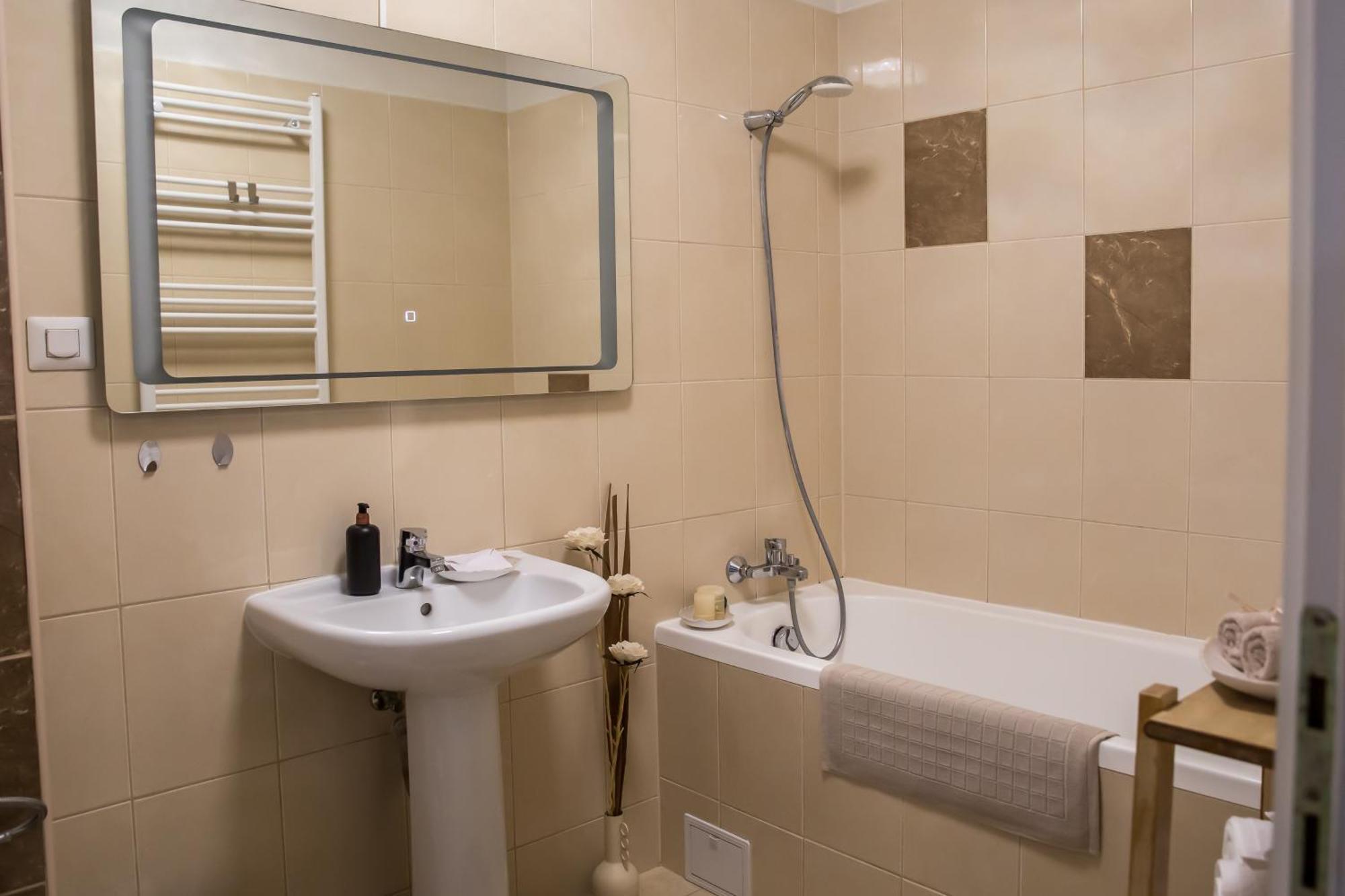 Jsn House - Private Parking & Premium Services Bukarest Exteriör bild